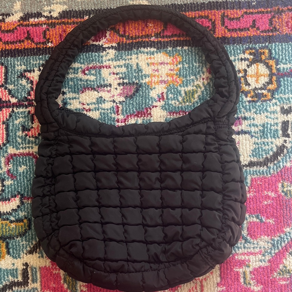 Urban Expressions Black Quilted Shoulder Bag - Picture 3 of 3